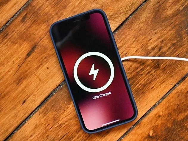 定襄苹果手机维修分享iPhone 12可以随便充电吗 